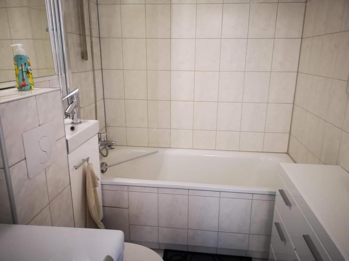 Ferienwohnung Fuer 1-3 Personen In Berlin, Naehe U Friedrichsfelde 外观 照片